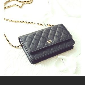 Pristine⬇️🖤CHANEL🖤Wallet on Gold Chain in Caviar